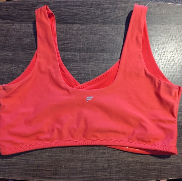 Fabletics Low Impact Crossover Sport/Workout Bra - Picture 5 of 6